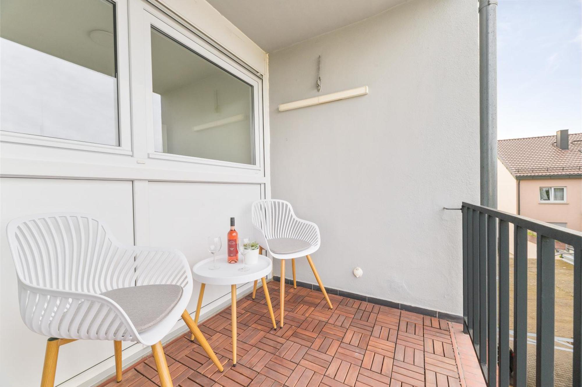 Wohlfuehl-Apartment I Zentral I Balkon I Kueche Фелльбах Экстерьер фото